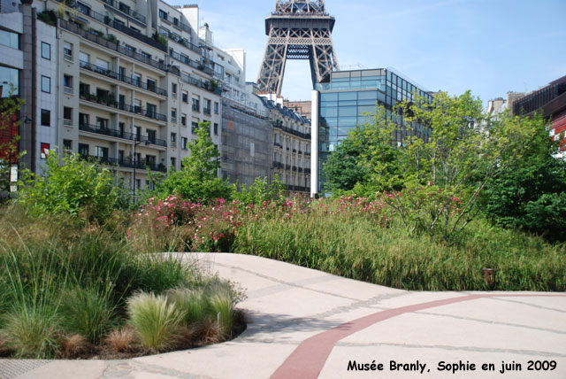 la tour Eiffel vue du jardin