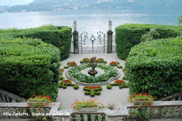 Entrée de la villa Carlotta: vue sur le lac