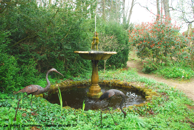 Grand Courtoiseau: une fontaine