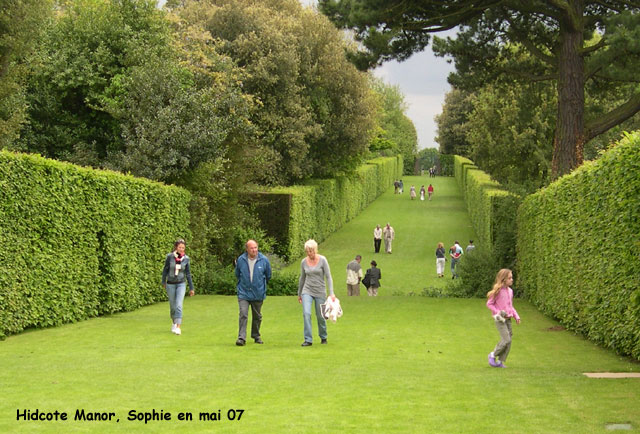 Hidcote: long walk