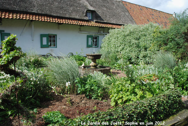 Jardin des Joëts: gris et blanc