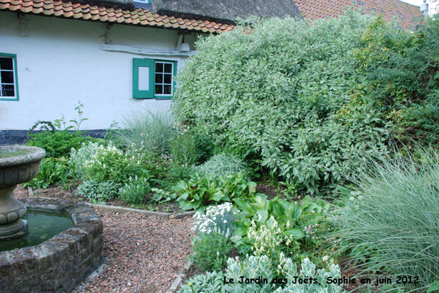 Jardin des Joëts: cour