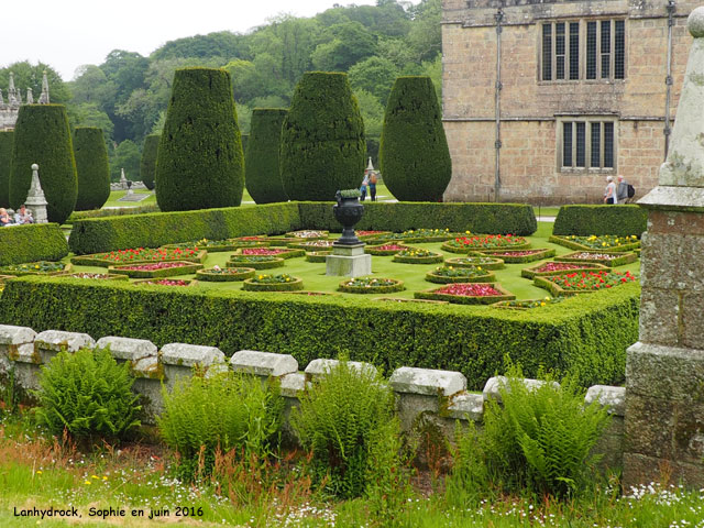 Lanhydrock: broderie