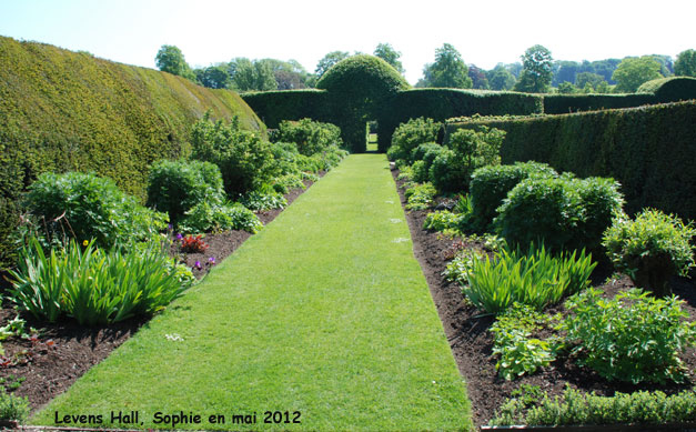 Levens Hall: longue allée