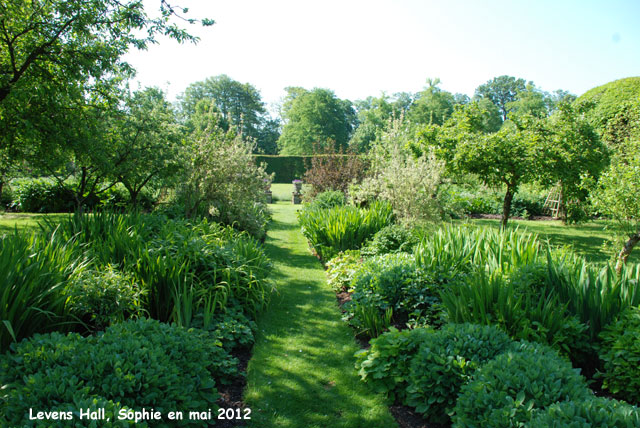 Levens Hall: massif d'automne