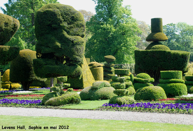 Levens Hall: topiaires