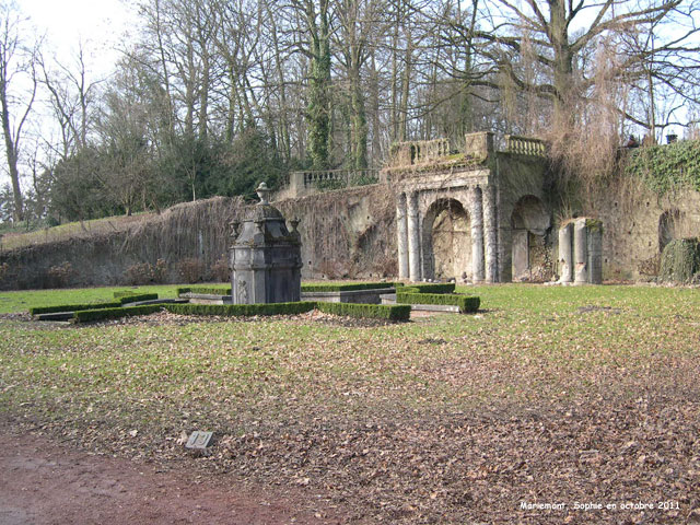 la fontaine archiducale à Mariemont