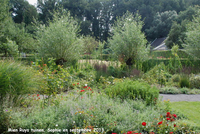 Mien Ruys: roseraie