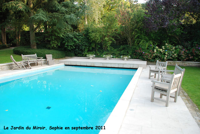 la piscine du jardin du Miroir