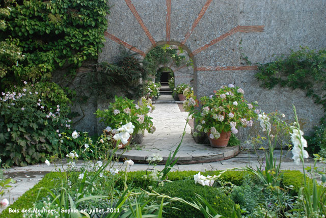 Bois des Moutiers: jardin blanc
