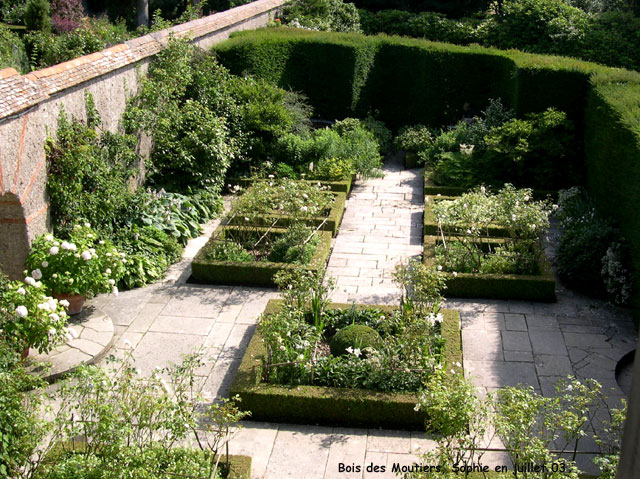 Bois des Moutiers: jardin blanc