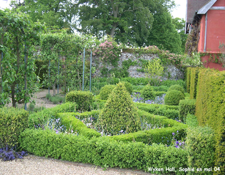 Wyken hall: broderie