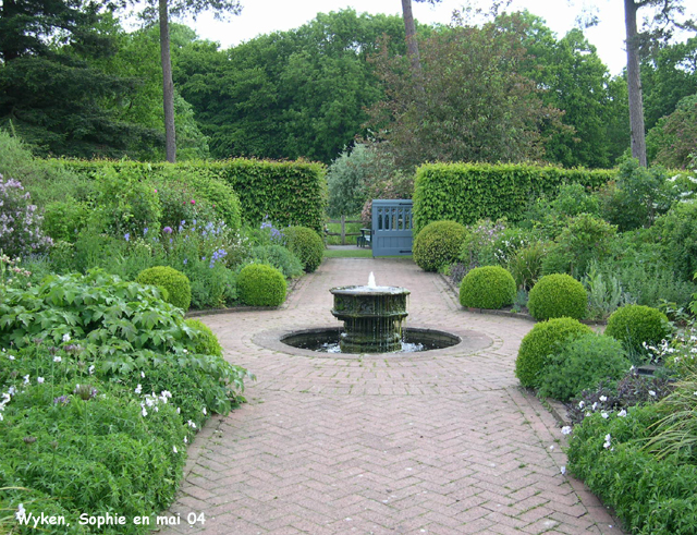 Wyken hall: la roseraie